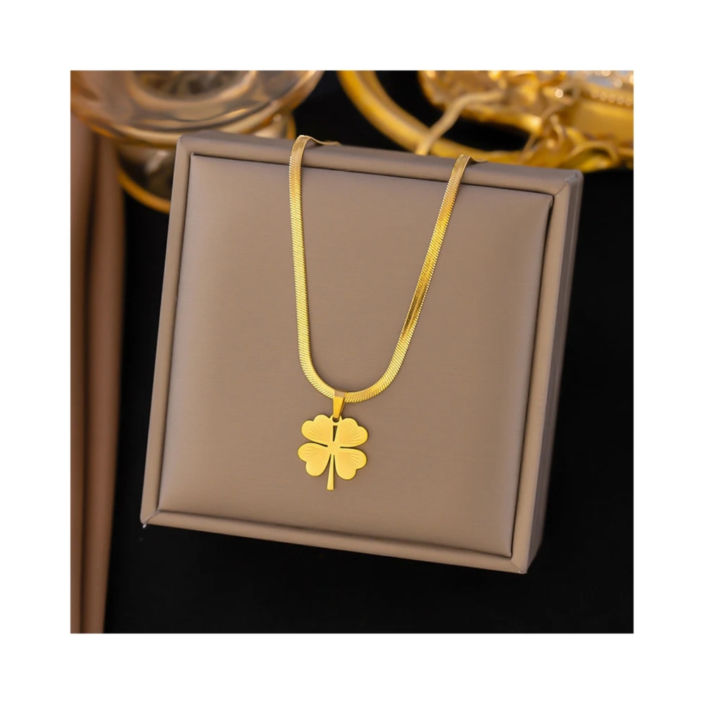 Gold Clover Pendant Necklace Sleek Design